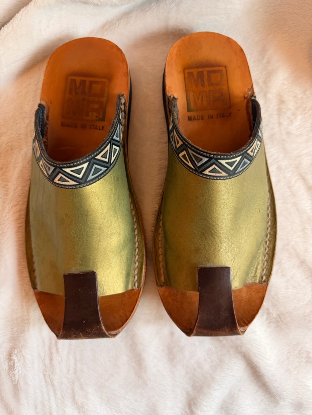 Moma Olive Green and Brown Leather Slip-On Sandals